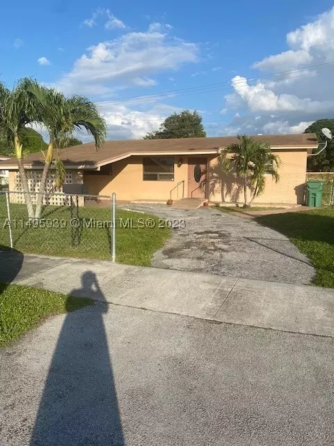 18901 NW 43rd Ave, Miami Gardens, FL 33055