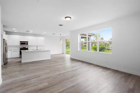 4431 E Seneca Ave, Weston, FL 33332 photo 8