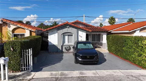 2851 W 75th Ter, Hialeah, FL 33018