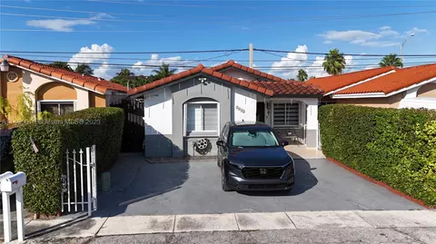 2851 W 75th Ter, Hialeah, FL 33018