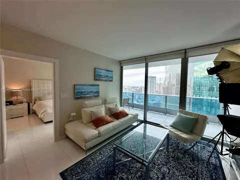 200 Biscayne Boulevard Way #3909, Miami, FL 33131