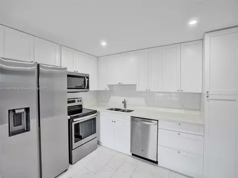 563 N Mansfield N #563, Boca Raton, FL 33434