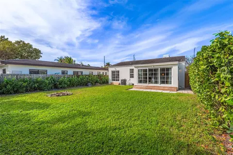8835 Byron Ave, Surfside, FL 33154 photo 43