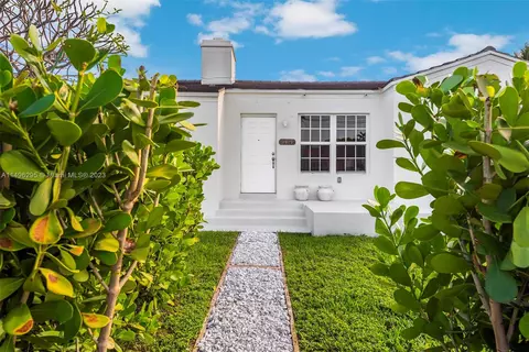 8835 Byron Ave, Surfside, FL 33154 photo 38