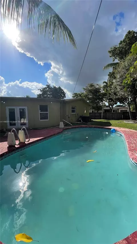 3193 NW 39th Ct, Lauderdale Lakes, FL 33309