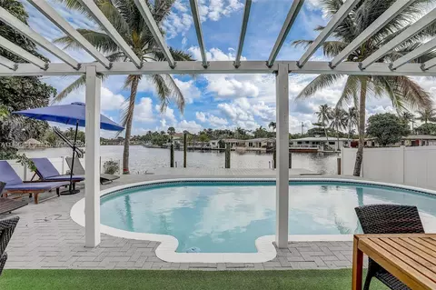 2000 NE 15th Ave, Wilton Manors, FL 33305