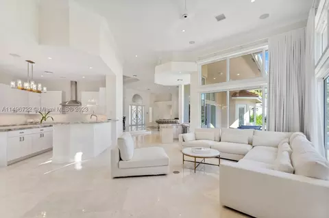 2516 Princeton Ct, Weston, FL 33327