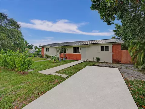 1001 NE 110 St, Biscayne Park, FL 33161