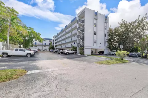7541 NW 16th St #1311, Plantation, FL 33313