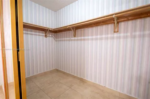 5860 W 3rd Ln, Hialeah, FL 33012 photo 13