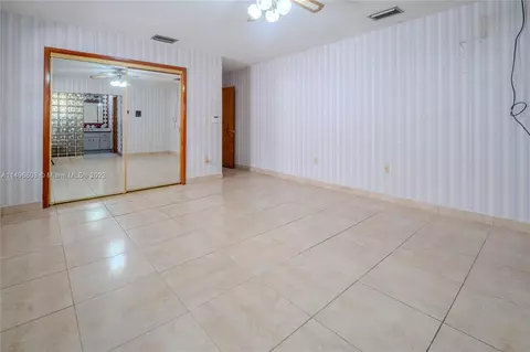 5860 W 3rd Ln, Hialeah, FL 33012 photo 10