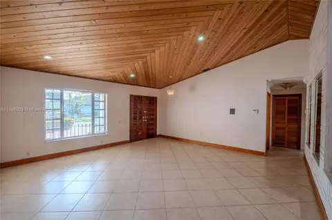 5860 W 3rd Ln, Hialeah, FL 33012 photo 3