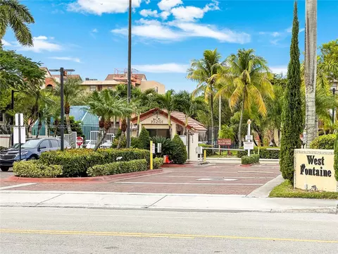 10229 NW 9th St Cir #114-2, Miami, FL 33172