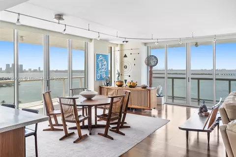 10 Venetian Way #2201, Miami Beach, FL 33139