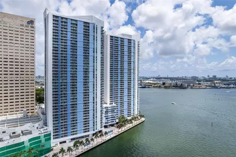 325 S Biscayne Blvd #2218, Miami, FL 33131