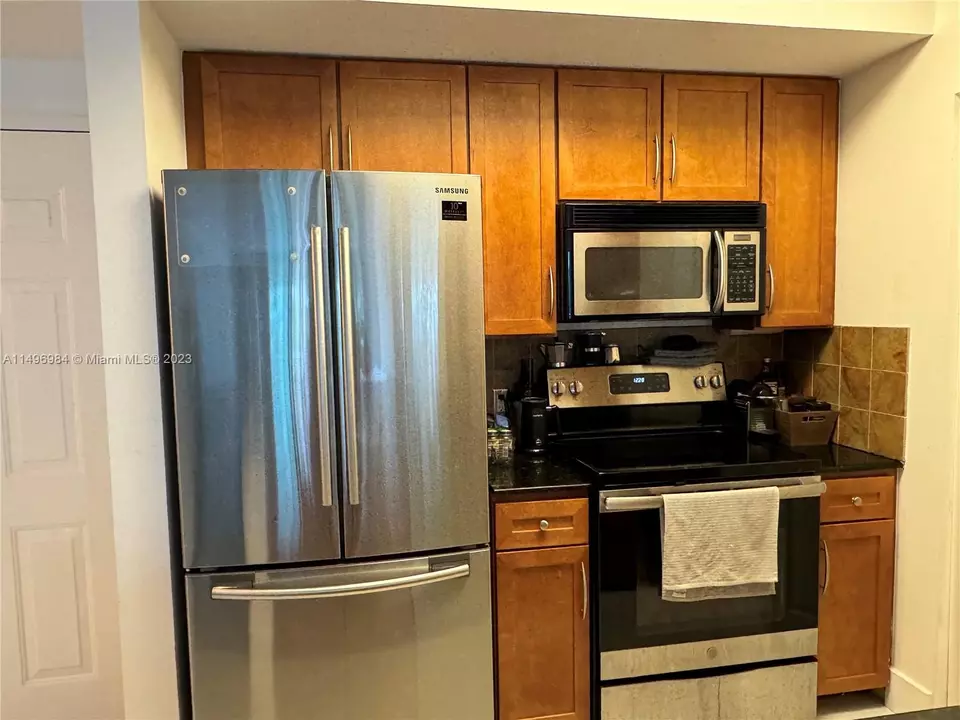  2000 N Bayshore Dr #409, Miami, FL 33137 photo 27