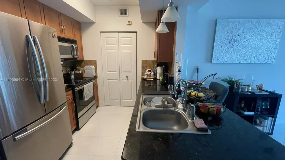  2000 N Bayshore Dr #409, Miami, FL 33137 photo 17