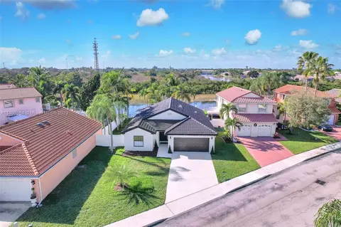 280 NW 166th Ave, Pembroke Pines, FL 33028