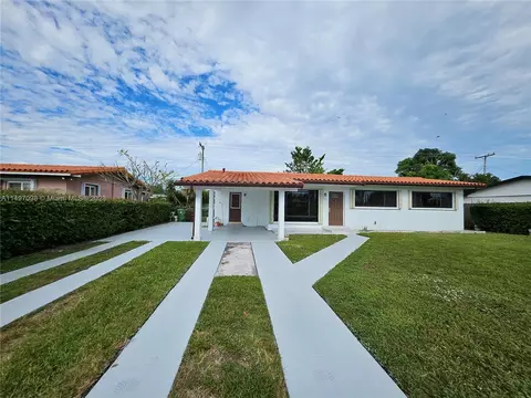 1085 W 50th Pl, Hialeah, FL 33012