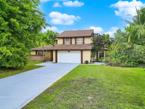 4913 SW 147 Ct, Miami, FL 33185