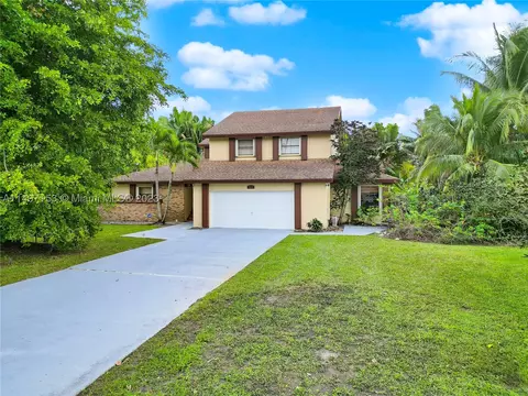 4913 SW 147 Ct, Miami, FL 33185