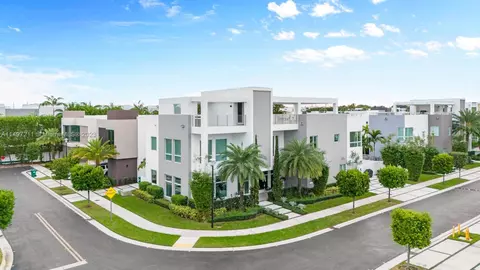 6820 NW 104th Ct, Doral, FL 33178