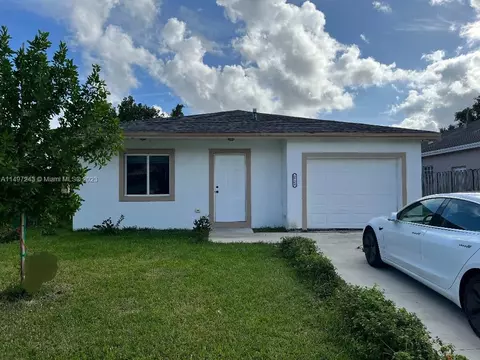 2722 NW 8th St, Fort Lauderdale, FL 33311