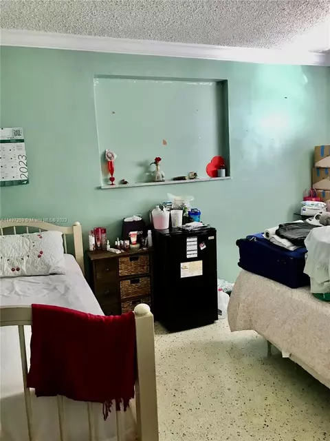 685 SE 4th Pl, Hialeah, FL 33010 photo 7