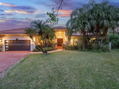 9750 NW 52nd Pl, Coral Springs, FL 33076
