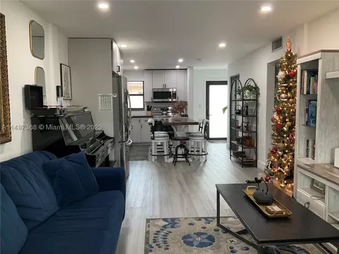 3800 Palm Ave #219, Hialeah, FL 33012