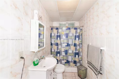 690 W 80th St, Hialeah, FL 33014 photo 28