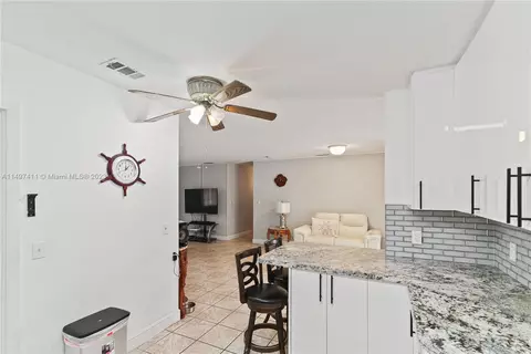 690 W 80th St, Hialeah, FL 33014 photo 16