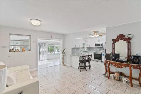 690 W 80th St, Hialeah, FL 33014 photo 11