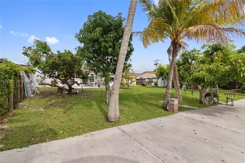 690 W 80th St, Hialeah, FL 33014 photo 5