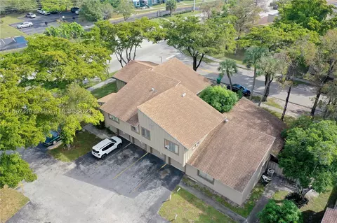 2107 NW 56th Ave #7-E, Lauderhill, FL 33313