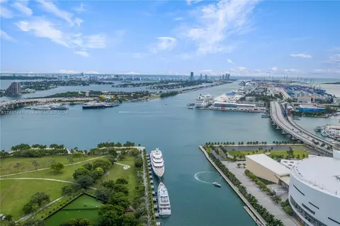900 Biscayne Blvd #4403, Miami, FL 33132