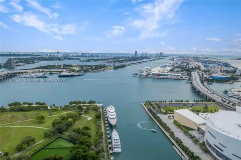 900 Biscayne Blvd #4403, Miami, FL 33132