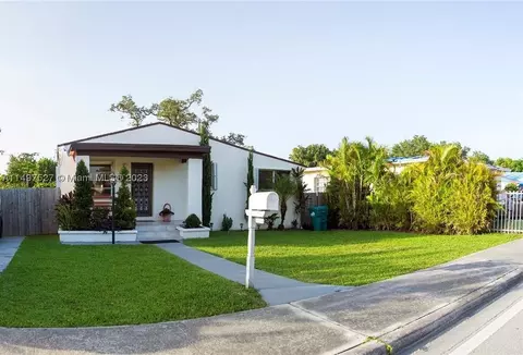 5879 SW 24th St, Miami, FL 33142
