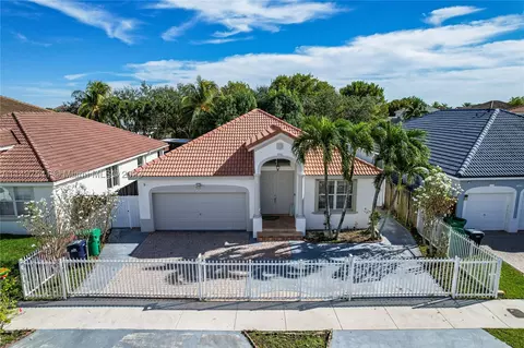 7865 SW 164th Pl, Miami, FL 33193