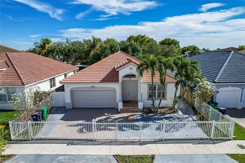 7865 SW 164th Pl, Miami, FL 33193