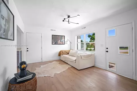 850 E 14th St, Hialeah, FL 33010 photo 7
