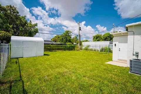850 E 14th St, Hialeah, FL 33010 photo 16