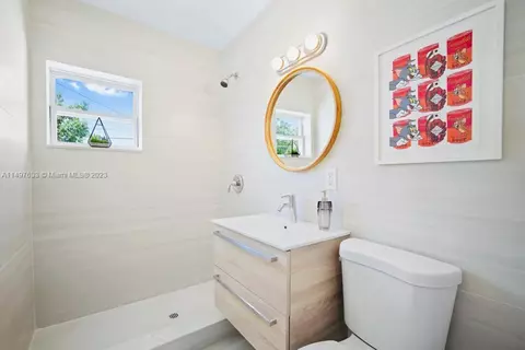 850 E 14th St, Hialeah, FL 33010 photo 8