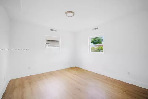 850 E 14th St, Hialeah, FL 33010 photo 11
