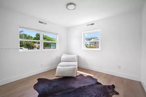 850 E 14th St, Hialeah, FL 33010 photo 9