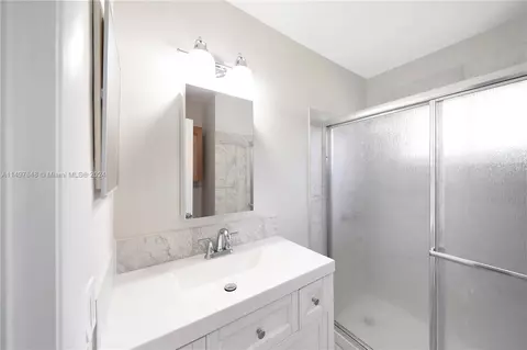 Bath - 1739 W 79th St, Hialeah, FL 33014 photo 5 of 5