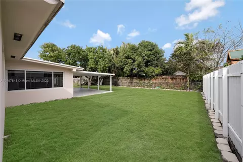 Exterior - 1739 W 79th St, Hialeah, FL 33014 photo 6 of 9