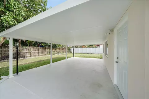 Exterior - 1739 W 79th St, Hialeah, FL 33014 photo 8 of 9