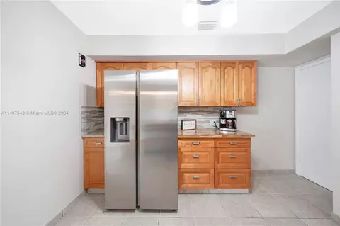 Kitchen - 1739 W 79th St, Hialeah, FL 33014 photo 2 of 6
