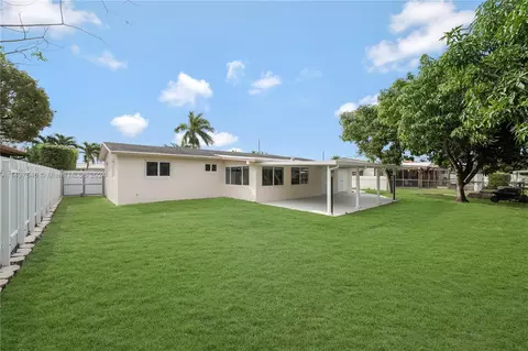 Exterior - 1739 W 79th St, Hialeah, FL 33014 photo 4 of 9